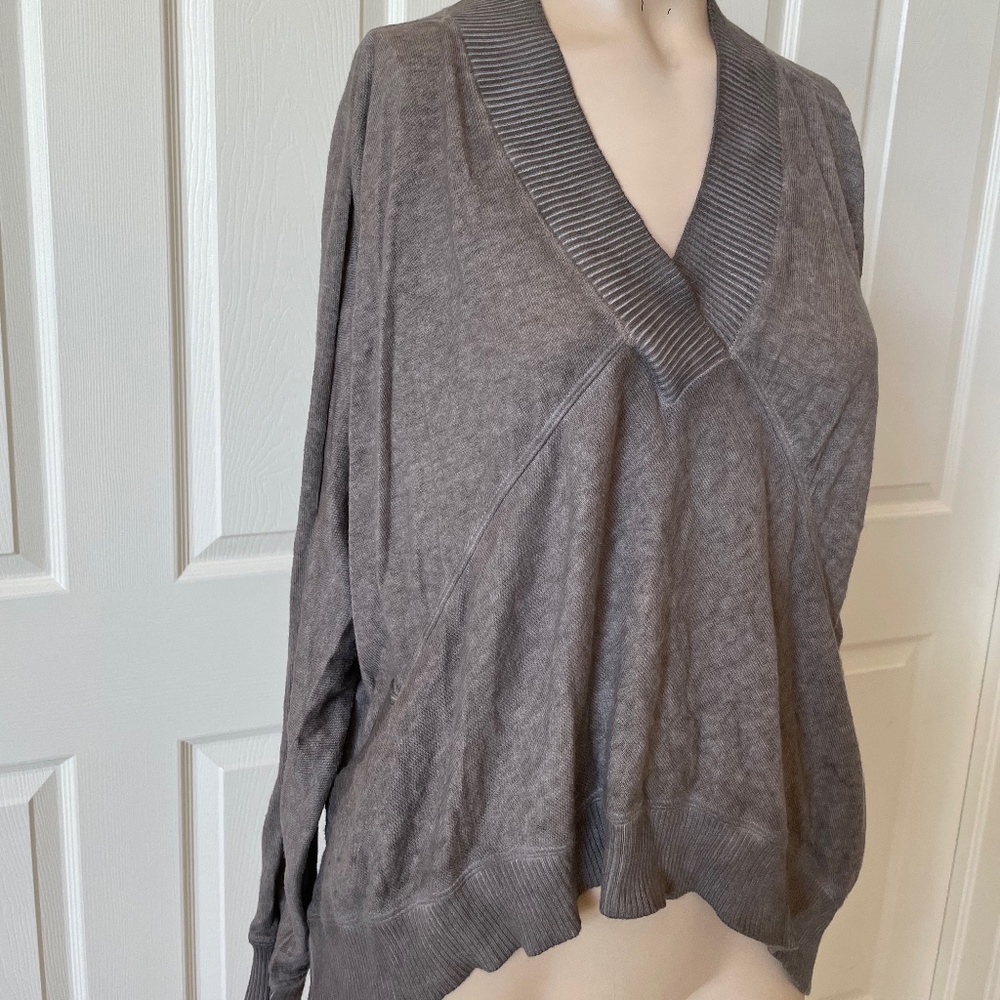 Planet V-neck Cotton Sweater